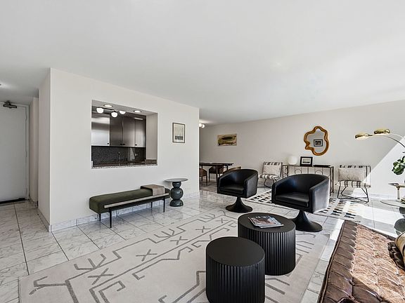 3rd image of 111 E Chestnut St APT 21F