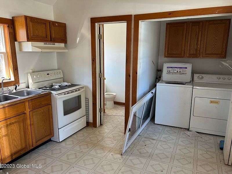 4th image of 21 Wesley Avenue