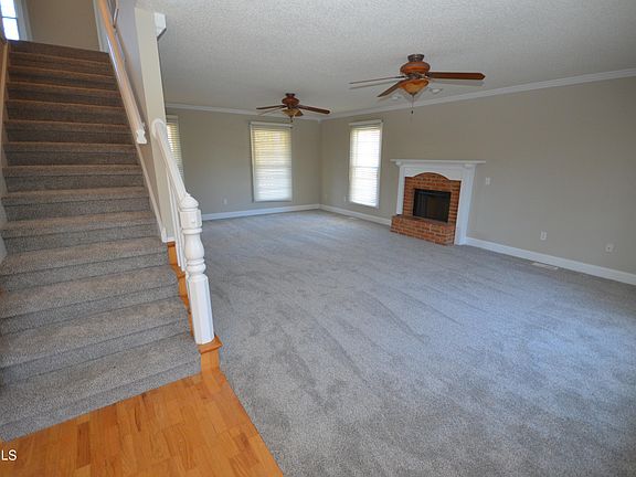 3rd image of 303 Ova Edwards Ct