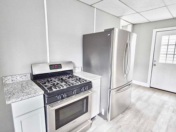 5th image of 1051 Barret Ave APT 1