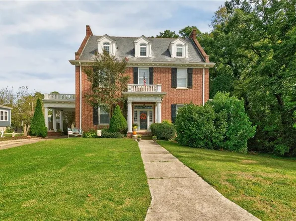 128 Brewer Ave, Suffolk, VA 23434