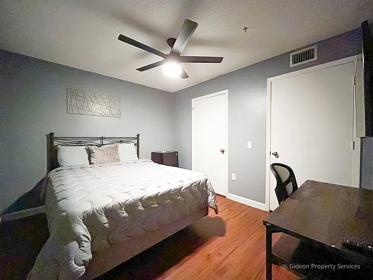 3921 SW 34th St #105 — Photo 17