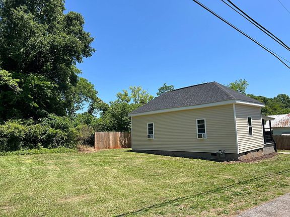 3rd image of 117 Dewey Ave