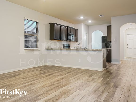 4th image of 133 Yorktown Ct