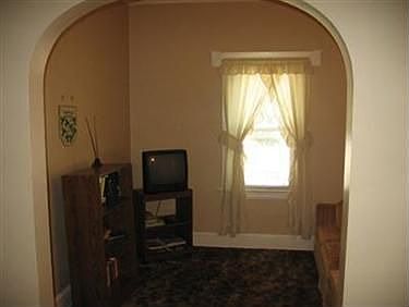4th image of 3392 W 136th St