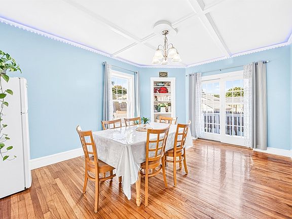 4th image of 22 Emerson Pl