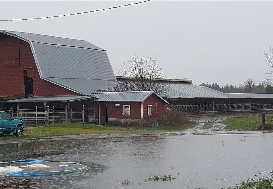 2nd image of 2006 E Badger Rd