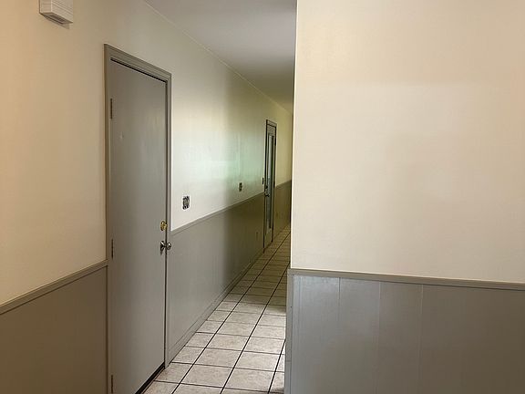3rd image of 940 S 17th St #B