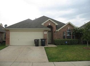 7049 Welshman Dr, Fort Worth, TX 76137