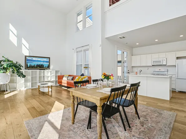 5533 W Pronghorn Dr, South Jordan, UT 84009