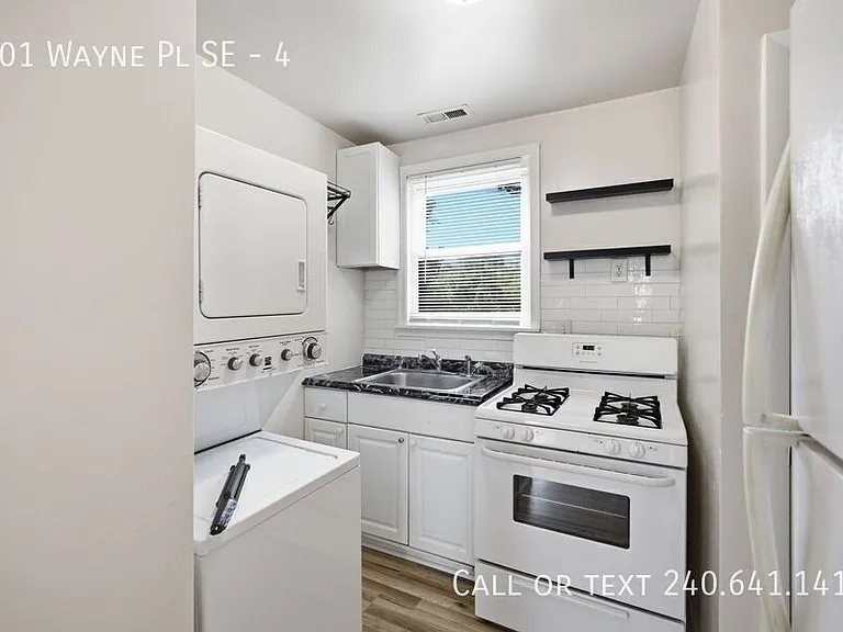 101 Wayne Pl SE #4 — Photo 5