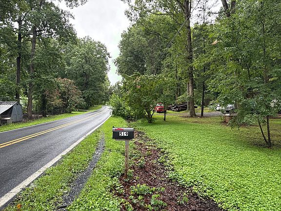 4th image of 519 Rockett Rd