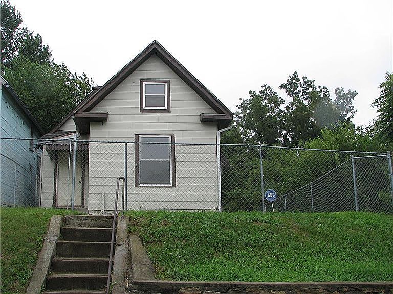 1st image of 5833 E 10th St