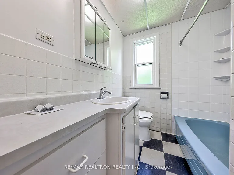 69 Harlandale Ave — Photo 15