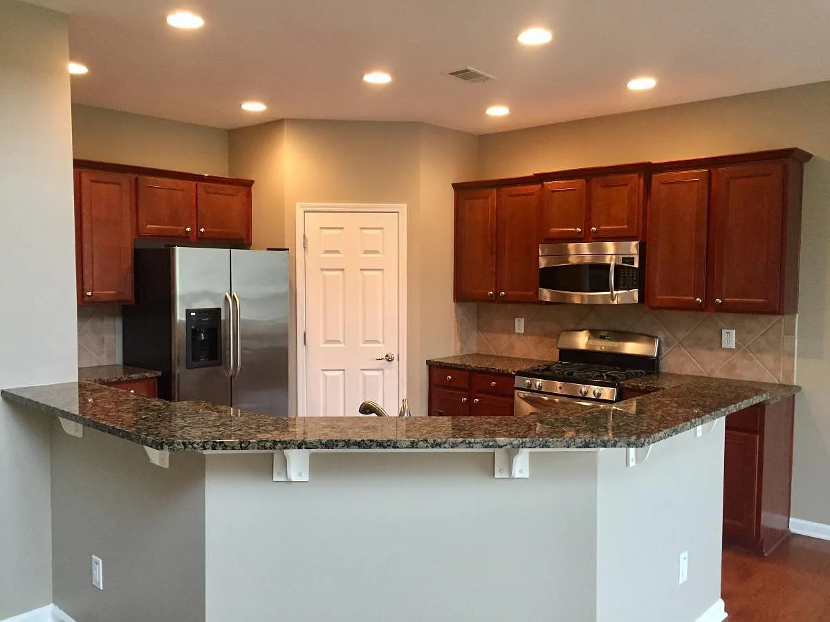640 Earlham Drive — Photo 3