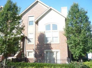 35 Astor Pl, Rocky River, OH 44116