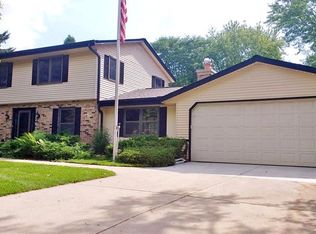W73N726 Locust Ave, Cedarburg, WI 53012