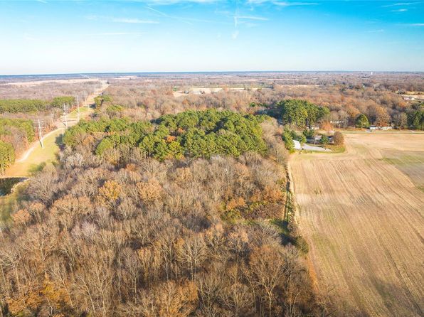 15247 Laminack Rd, Carterville, IL 62918