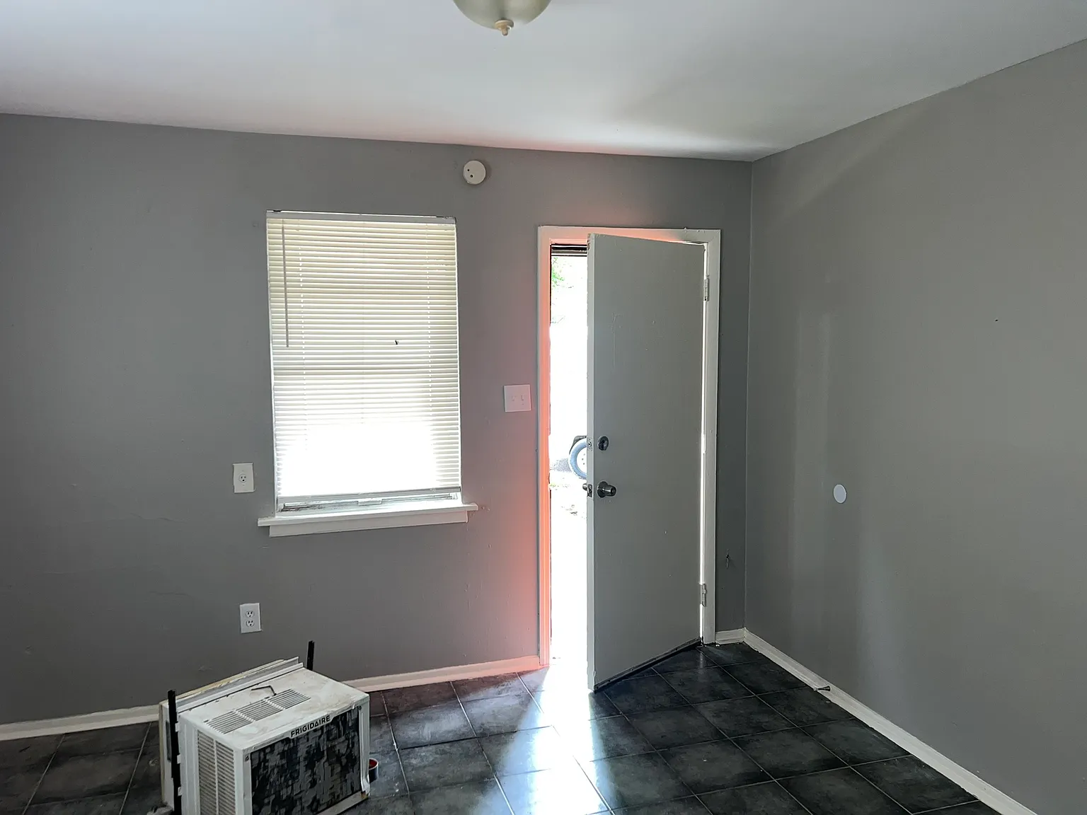 2785 Gruber — Photo 3