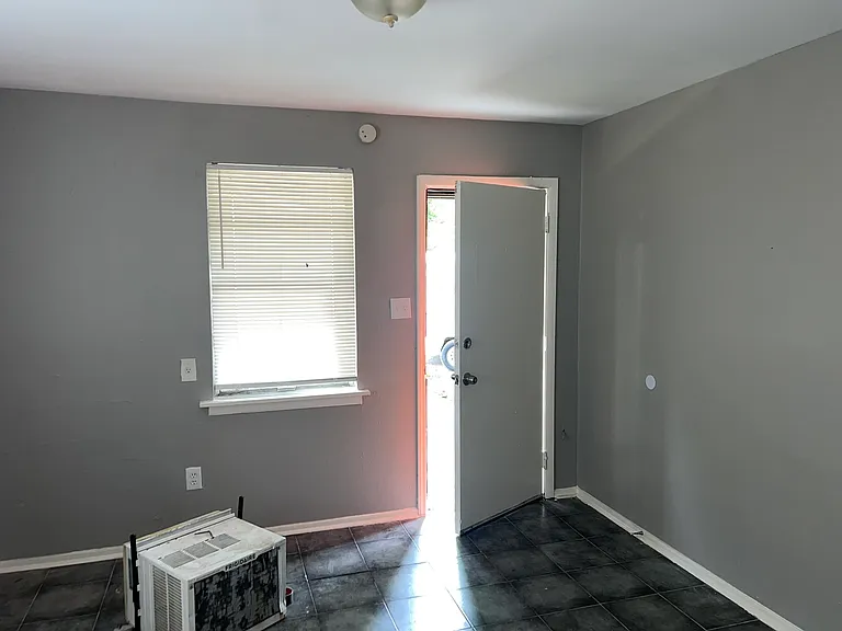 2251 Stovall Ave — Photo 10