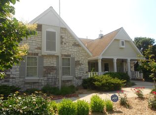 W145N7120 Northwood Dr, Menomonee Falls, WI 53051
