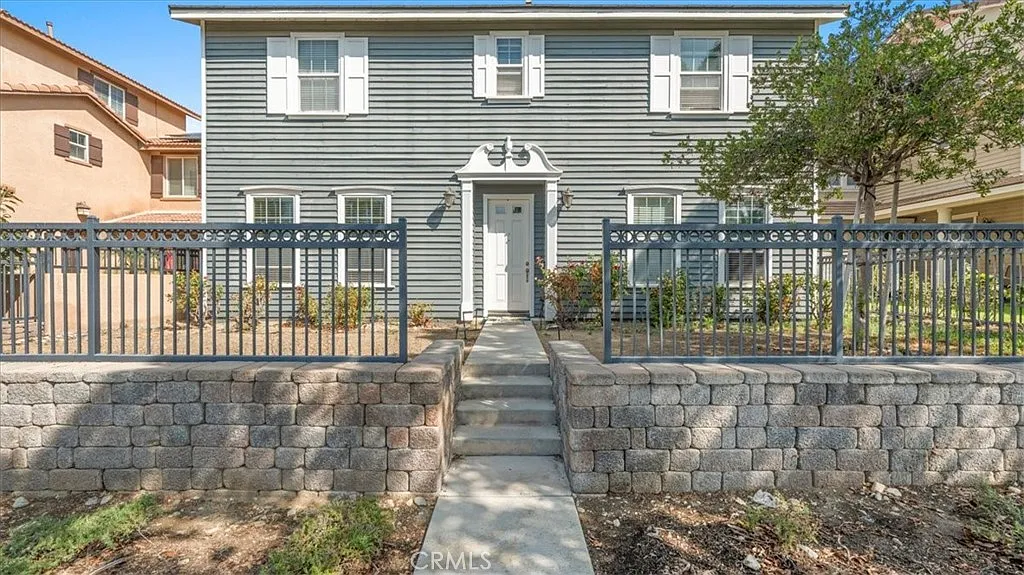 4 bed, 2841 sqft, $4,000 — Photo 2