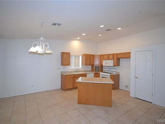 4th image of 1941 E Desert Greens Ln