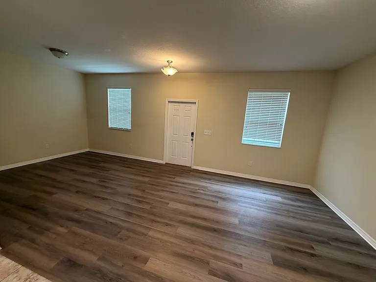 5444 New Independence Pkwy — Photo 3