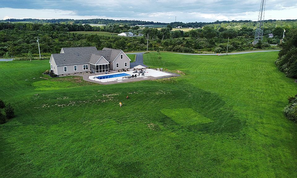 2nd image of 5051 Beagle Rd