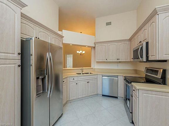 5th image of 6525 Valen Way #D-304