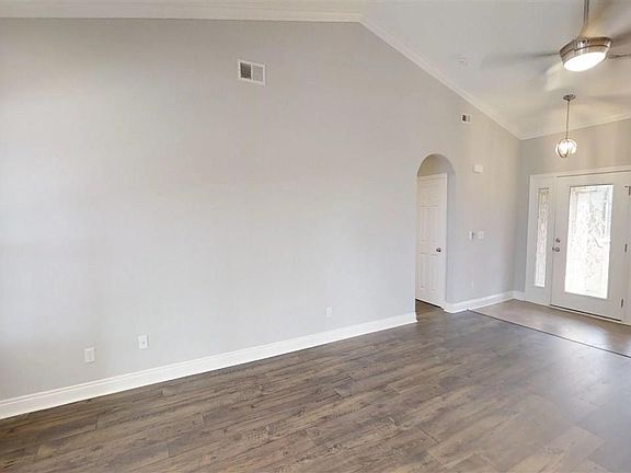 4th image of 4629 Bayside Dr