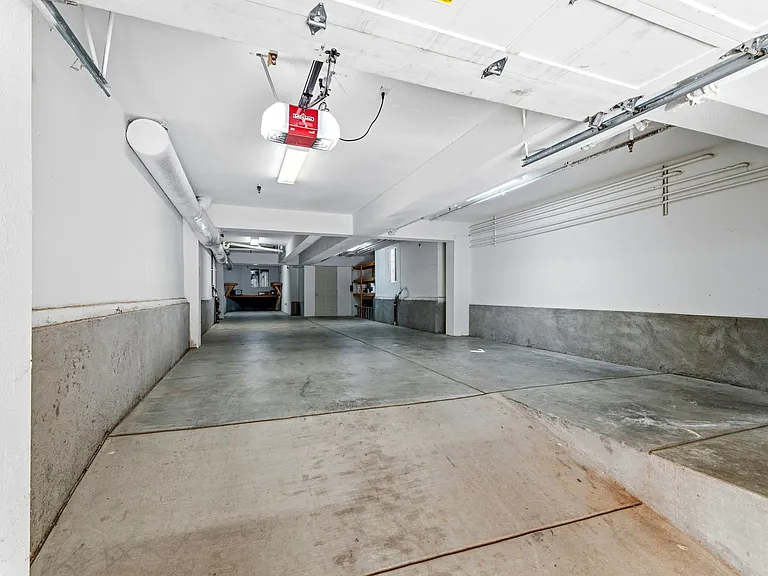 2854 Sacramento St — Photo 42