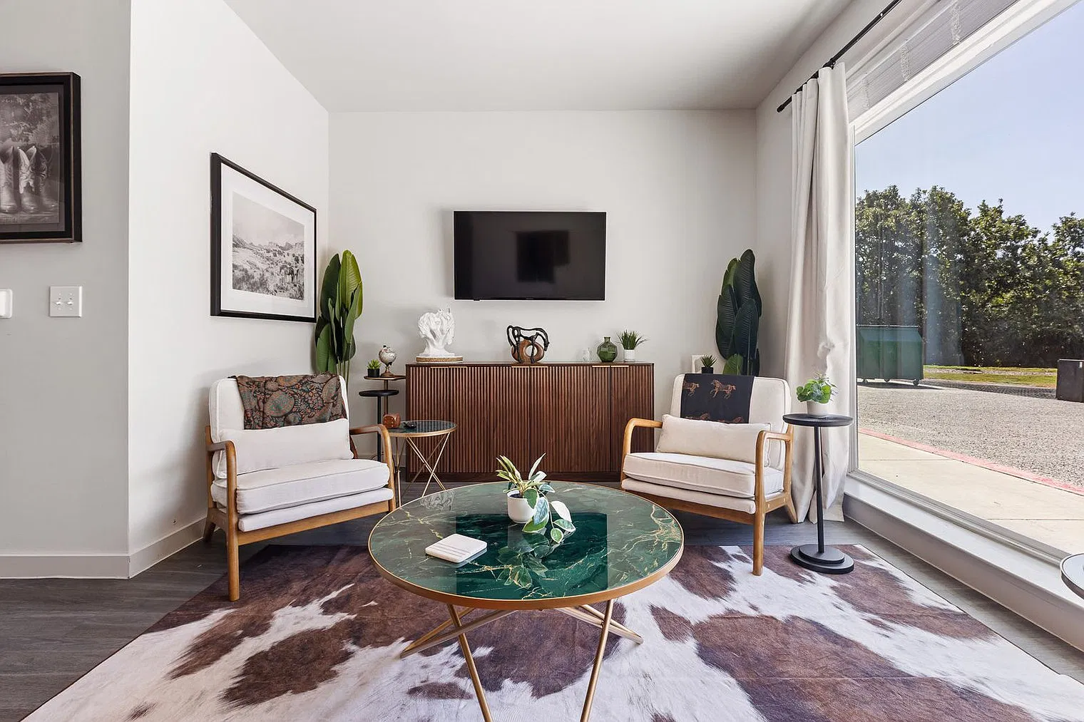 2 bed, 2.0 bath, 1571 sqft, $4,354 — Photo 4