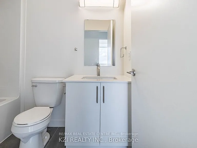 128 King St N #1001 — Photo 21