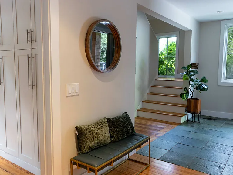 130 Carroll Ave — Photo 9