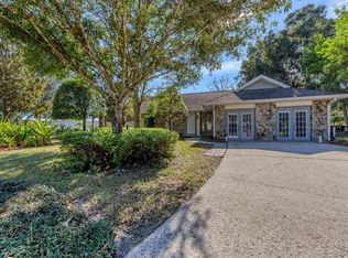 2539 Laurelwood Ln, Valrico, FL 33596