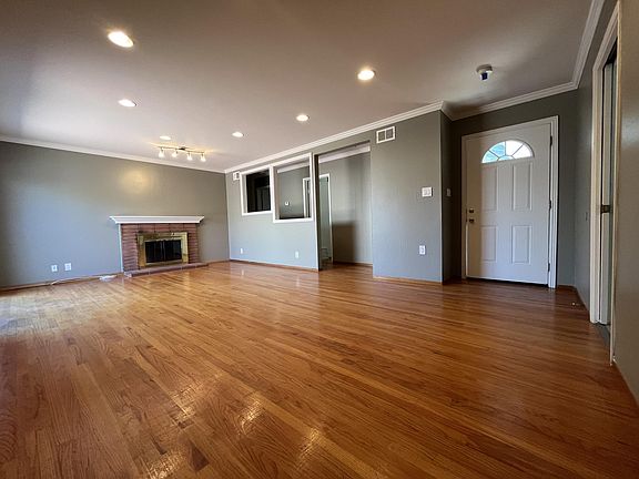 2nd image of 1430 Sprucewood Dr