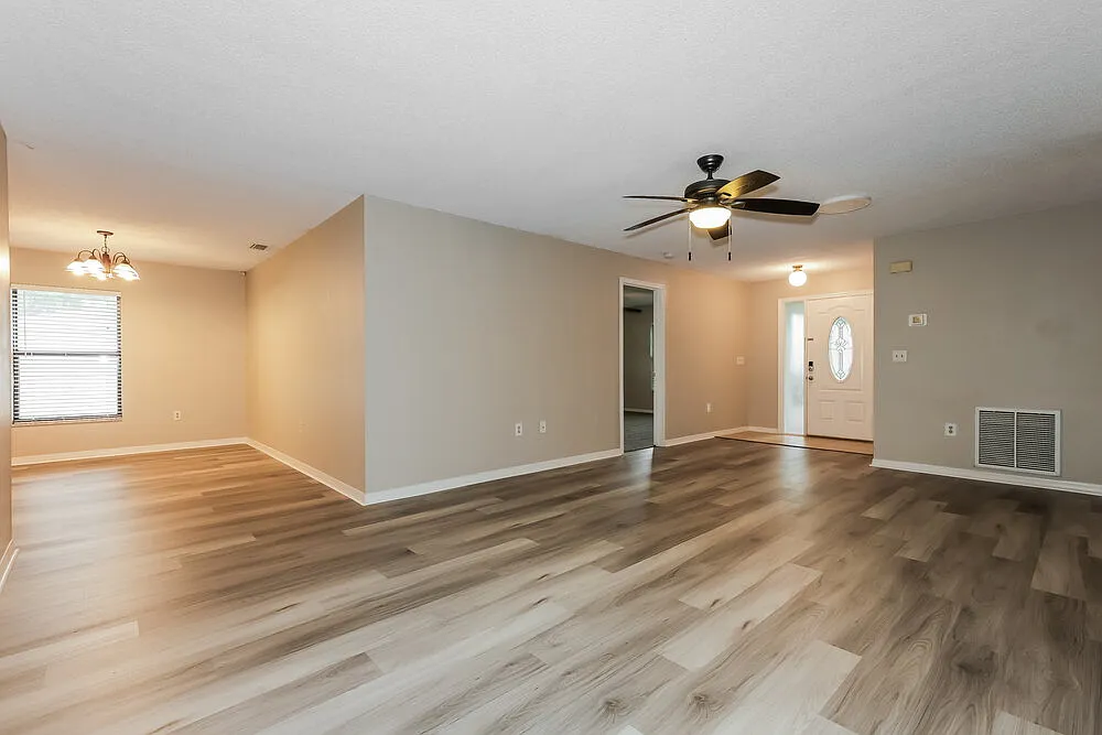 3 bed, 2.0 bath, 1764 sqft, $3,150 — Photo 4