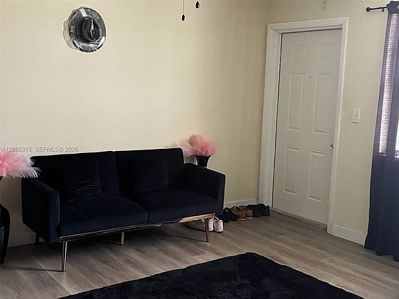 5th image of 1825 Cleveland St APT 5