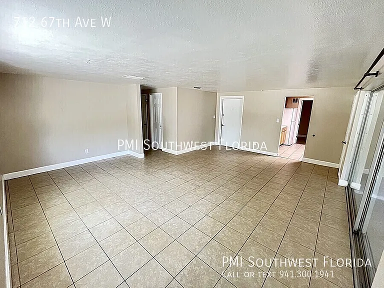 712 67th Ave W — Photo 2