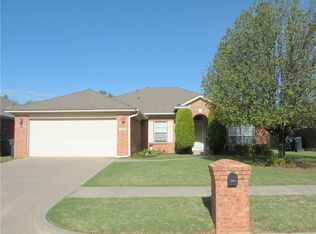 3313 Buckingham Pl, Yukon, OK 73099