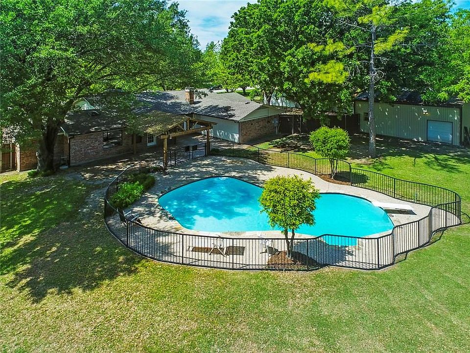 1st image of 15530 Plum Ln