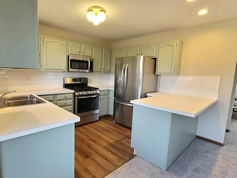 2420 Harbor Ct — Photo 7