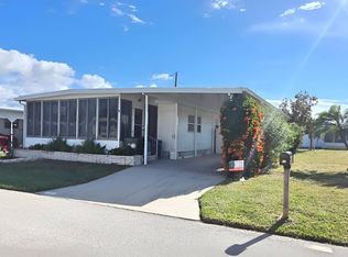 39 7th St E, Nokomis, FL 34275