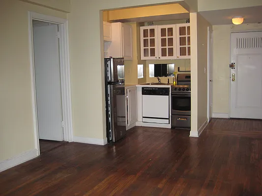 Rented by Segallis Real Estate | media 39