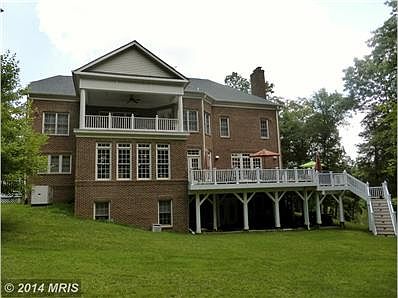 Exterior (Rear)
