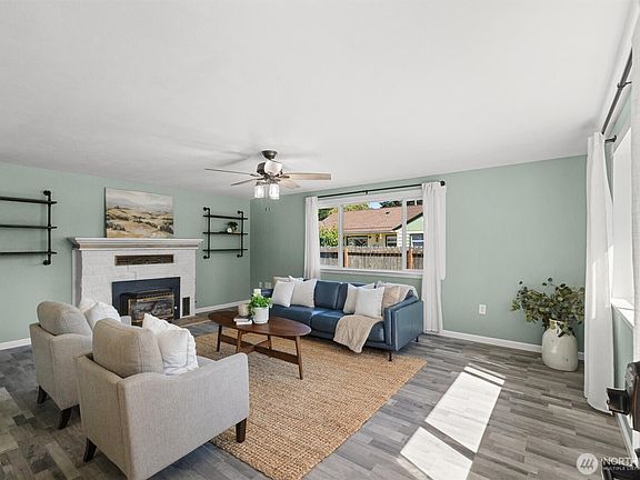3rd image of 1410 Badger Lane