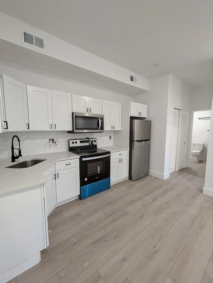 Building Photo - 3900 Aspen St #12