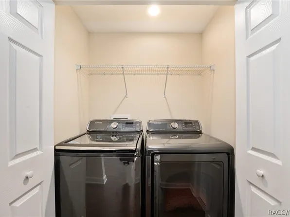 1295 W Sorrento Dr, Citrus Springs, FL 34434