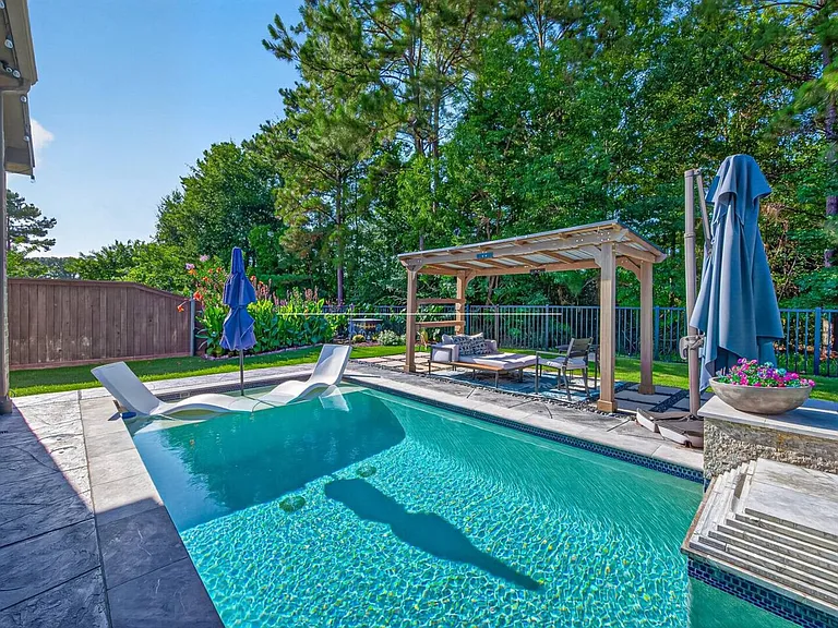 Polletts Cove Ct — Photo 45
